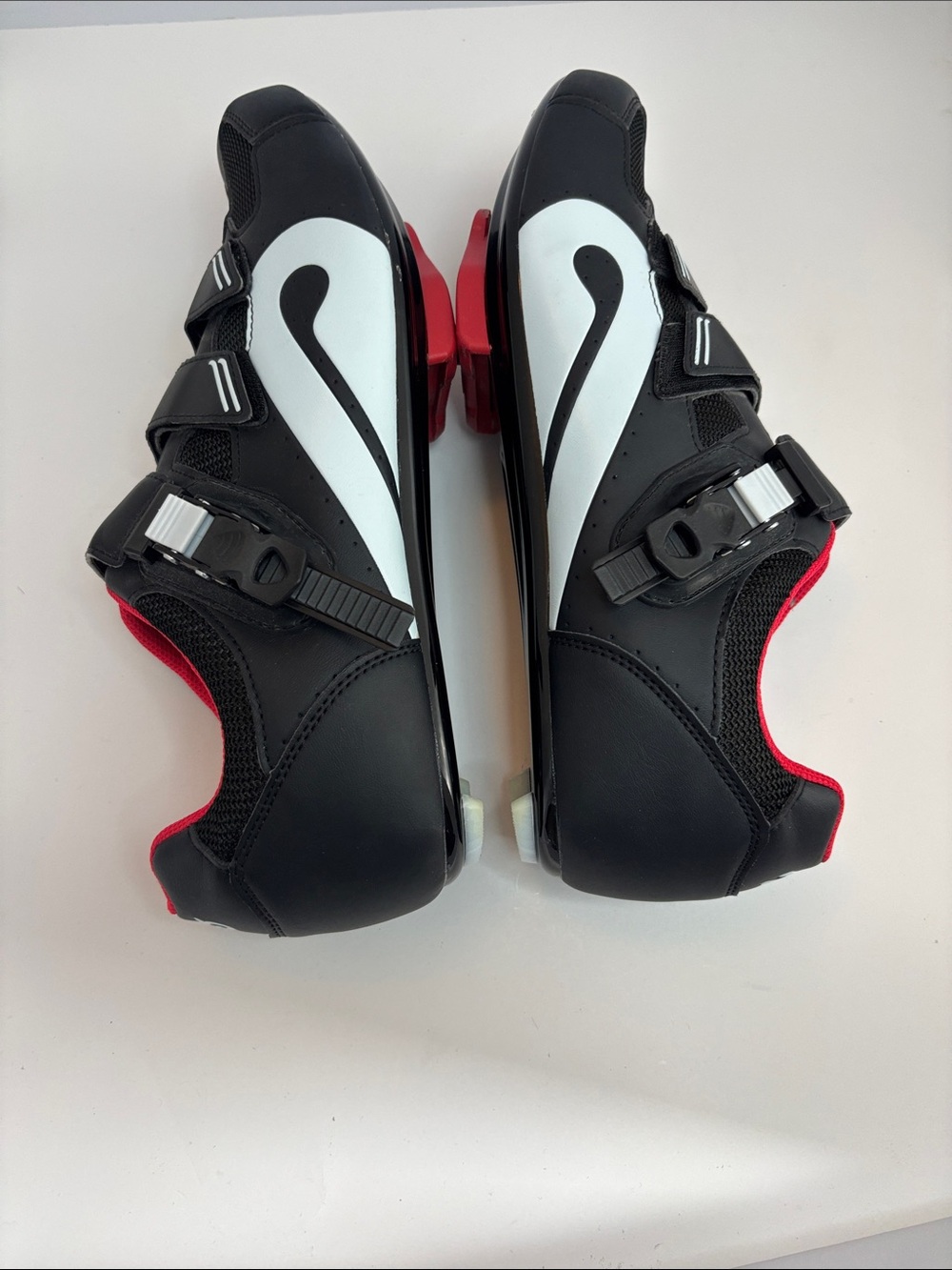 Peloton Men's Cycling Shoes in Black with Red Lining - Picture 4 of 5